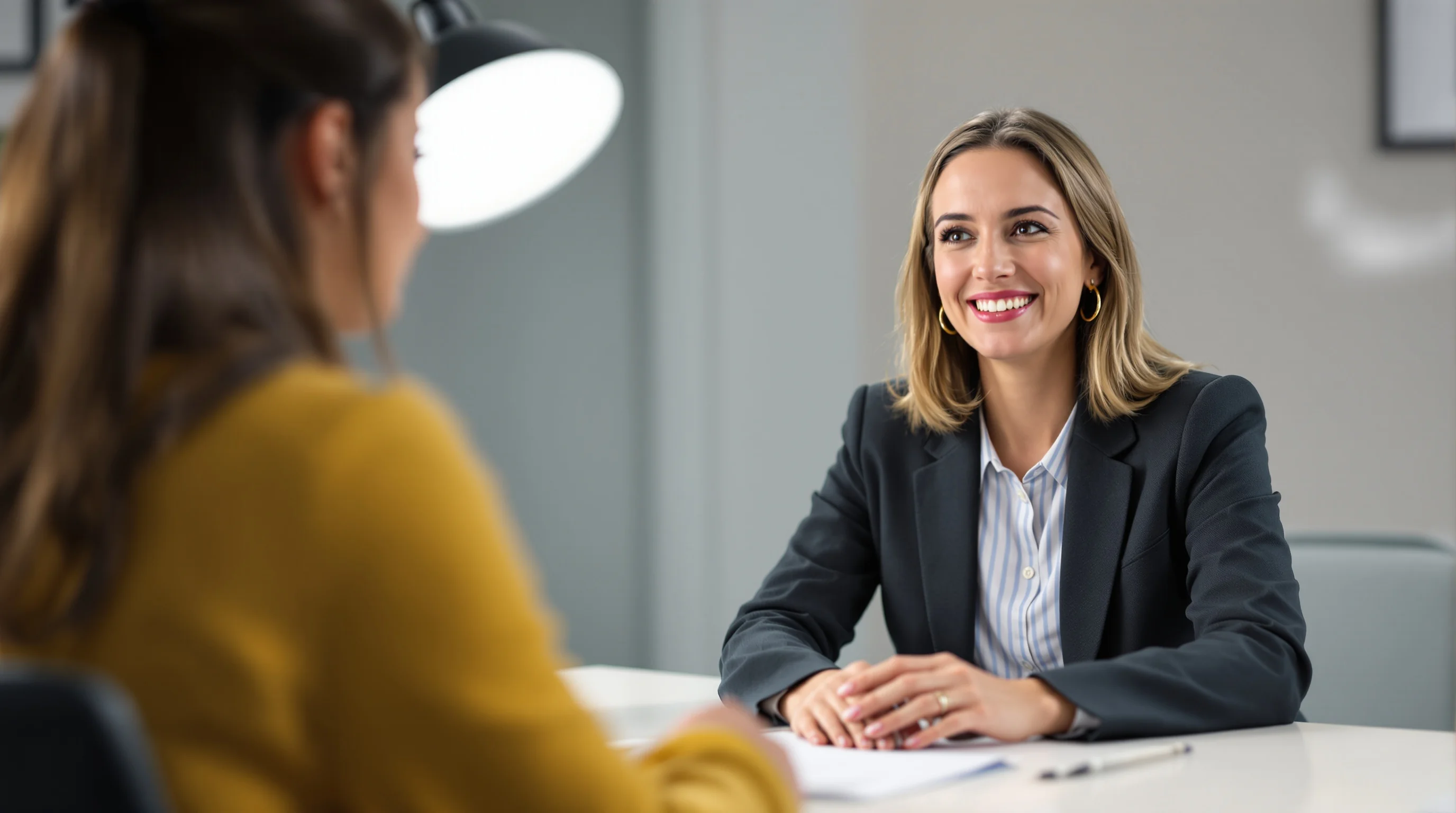 Internationale Bewerbergruppe mit Business-Portraits